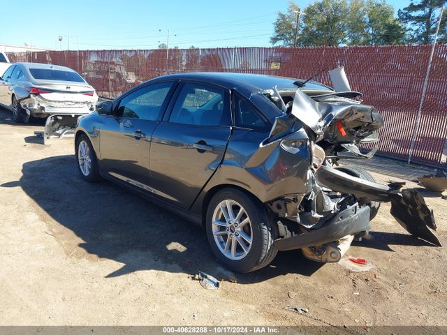 Ford FOCUS SE 2017 1FADP3F24HL276754 Image 3
