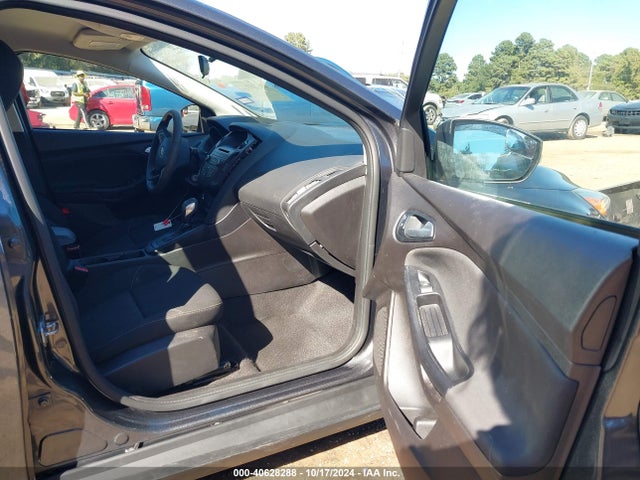 Ford FOCUS SE 2017 1FADP3F24HL276754 Image 5