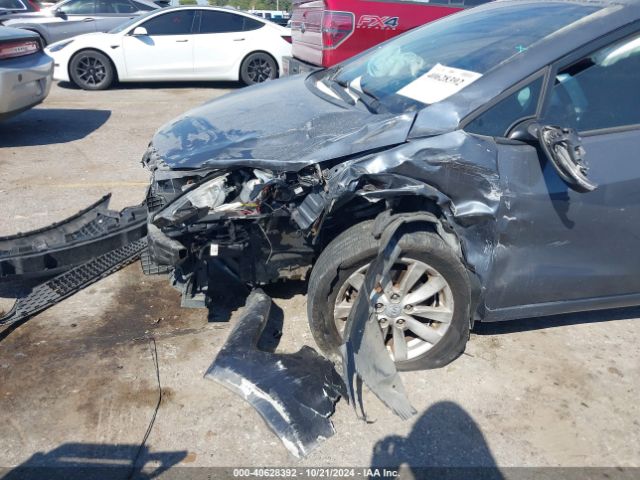 KNAFX4A61G5483766 KIA FORTE LX