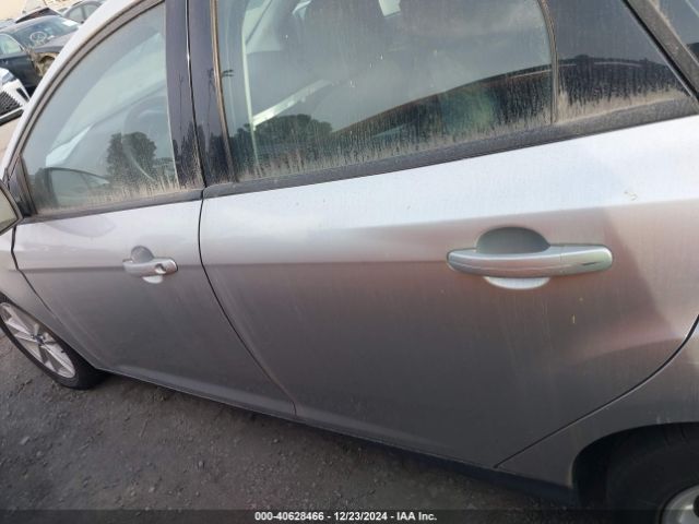 1FADP3K23JL273369 Ford FOCUS SE