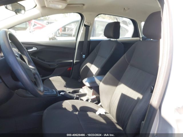 1FADP3K23JL273369 Ford FOCUS SE