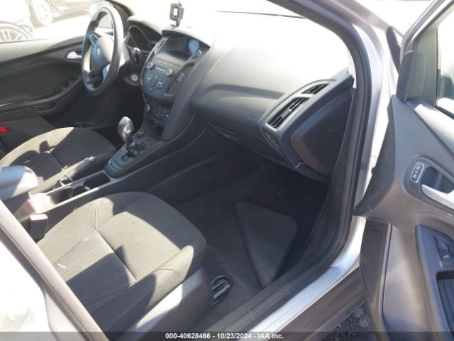1FADP3K23JL273369 Ford FOCUS SE