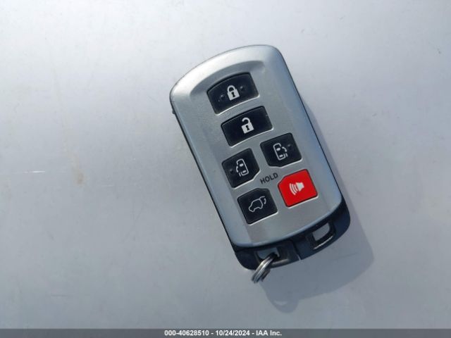 5TDYZ3DC0HS817525 Toyota Sienna Limited Premium 7 Passenger