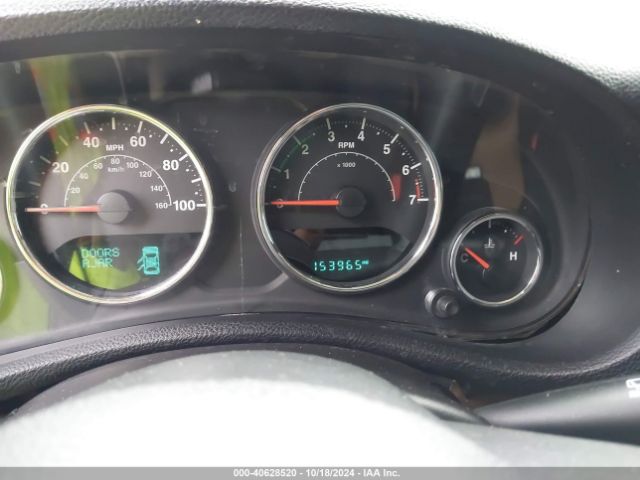 1C4BJWEG4EL317865 Jeep Wrangler Unlimited Sahara
