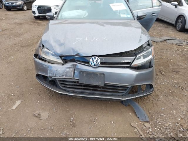 3VW637AJ4EM207851 Volkswagen Jetta Hybrid Se