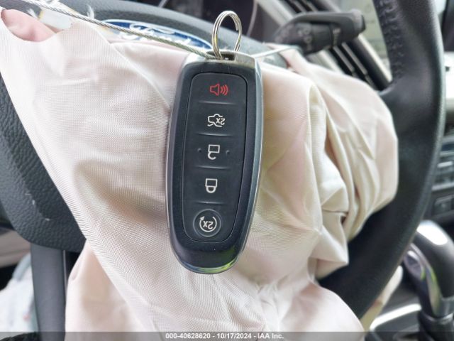 1FMCU0HD6KUB66006 Ford ESCAPE SEL