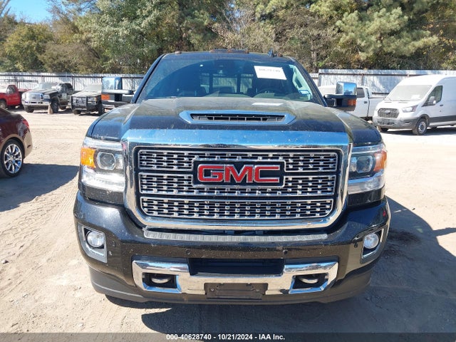 1GT12SEY1KF241851 GMC Sierra 2500hd Denali