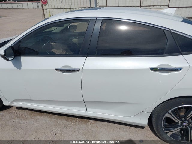 Honda Civic Touring 2016 19XFC1F99GE003008 Image 14