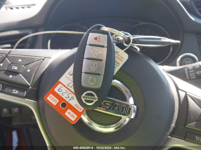 5N1AT2MT8HC875134 Nissan ROGUE SV