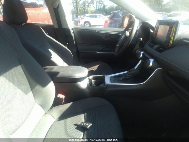 Toyota RAV4 LE 2019 2T3H1RFVXKC021476 Image 5