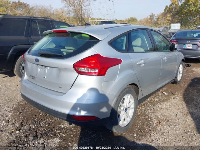 Ford FOCUS SE 2018 1FADP3K28JL315406 Image 4
