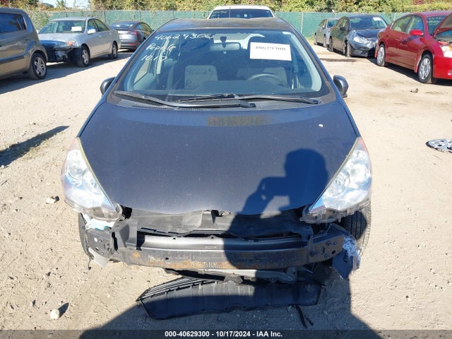 Toyota Prius C Two 2014 JTDKDTB30E1567638 Image 13