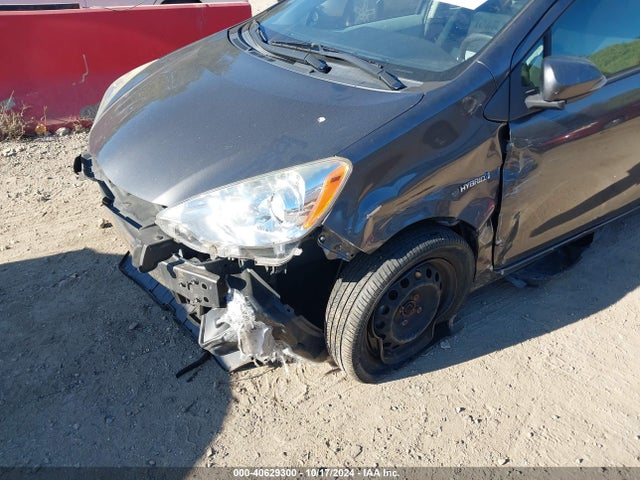 Toyota Prius C Two 2014 JTDKDTB30E1567638 Image 6