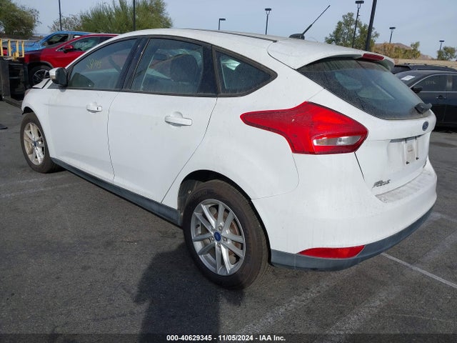 Ford FOCUS SE 2015 1FADP3K28FL249429 Image 3