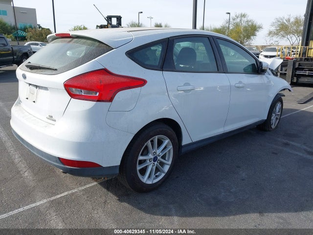 Ford FOCUS SE 2015 1FADP3K28FL249429 Image 4