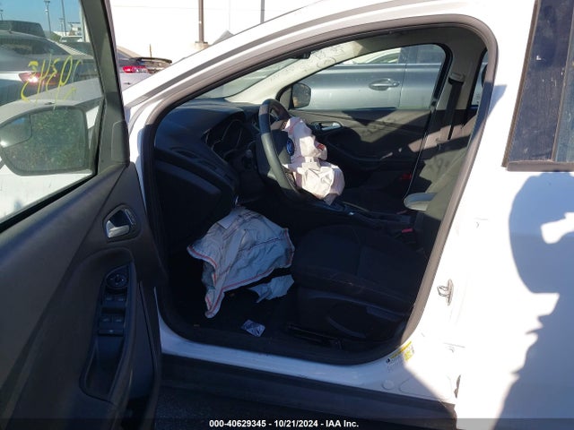 Ford FOCUS SE 2015 1FADP3K28FL249429 Image 5