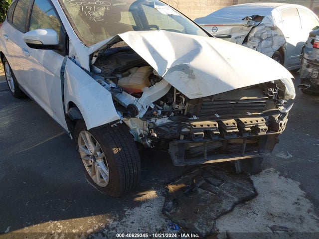 Ford FOCUS SE 2015 1FADP3K28FL249429 Image 6