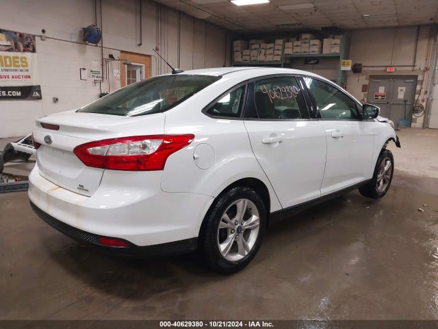 Ford FOCUS SE 2014 1FADP3F22EL260399 Image 4
