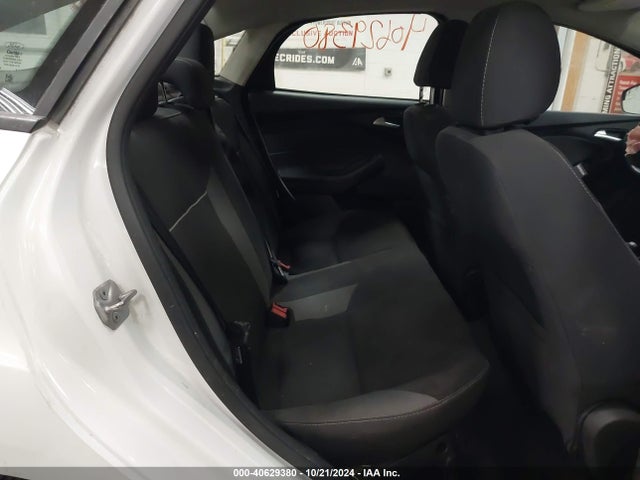 Ford FOCUS SE 2014 1FADP3F22EL260399 Image 8