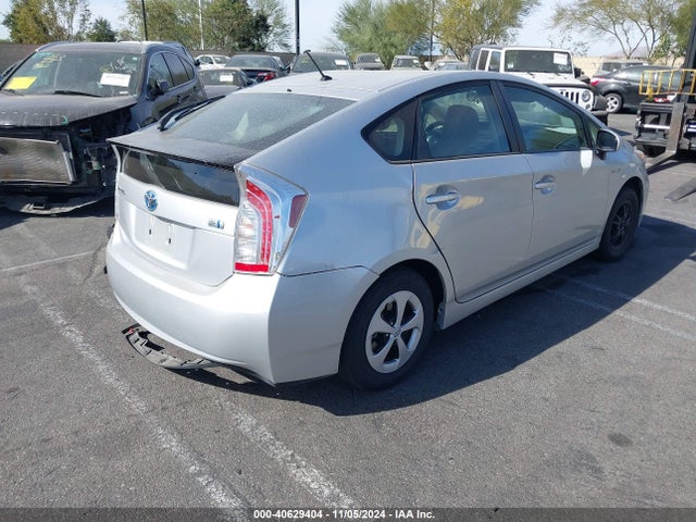 Toyota Prius Two 2014 JTDKN3DU7E0370555 Image 4