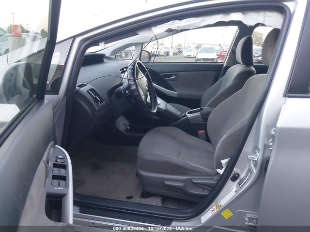 Toyota Prius Two 2014 JTDKN3DU7E0370555 Image 5