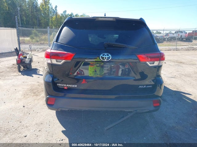 Toyota Highlander Xle 2018 5TDJZRFH6JS543668 Image 16