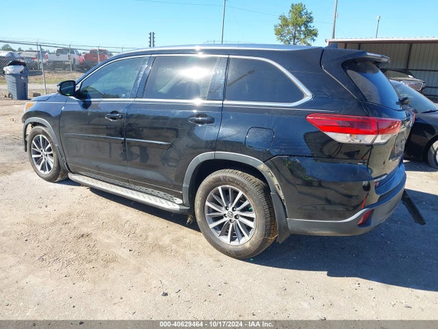 Toyota Highlander Xle 2018 5TDJZRFH6JS543668 Image 3