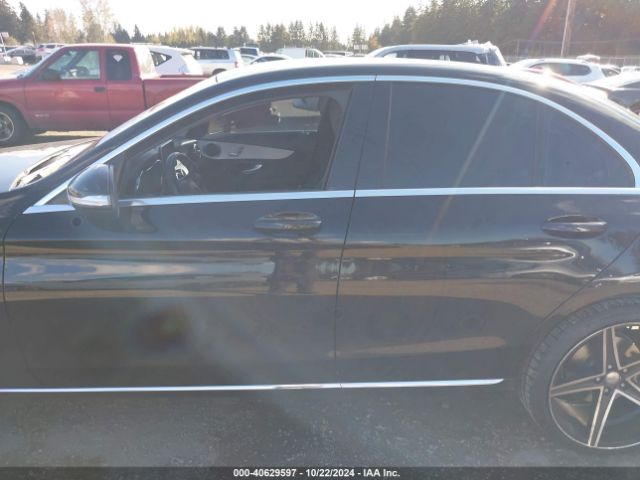 55SWF4JB3FU045698 Mercedes-Benz C 300 Luxury/sport