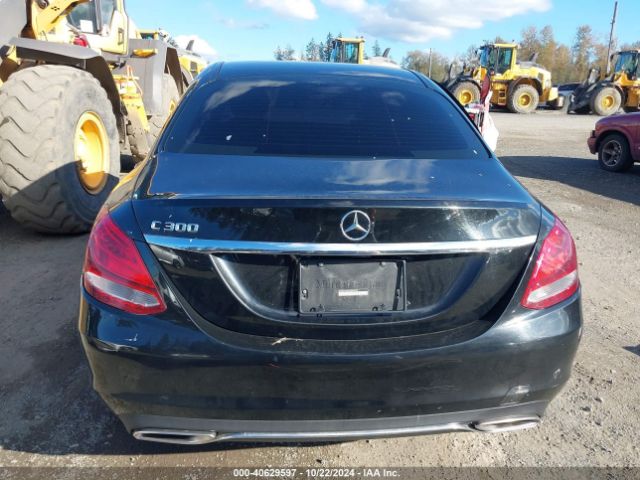 55SWF4JB3FU045698 Mercedes-Benz C 300 Luxury/sport