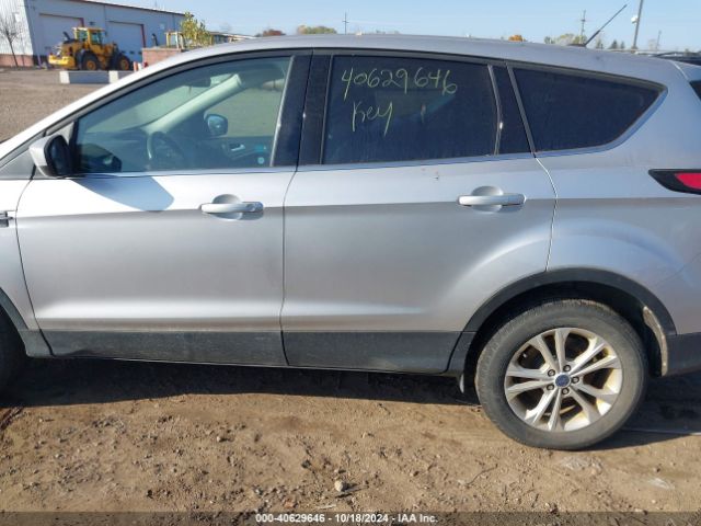 1FMCU9G99HUC38259 Ford ESCAPE SE