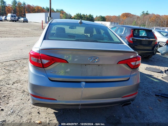 Hyundai SONATA SE 2017 5NPE24AF7HH451788 Image 17