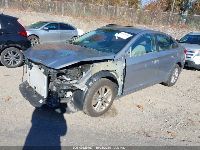 Hyundai SONATA SE 2017 5NPE24AF7HH451788 Image 2