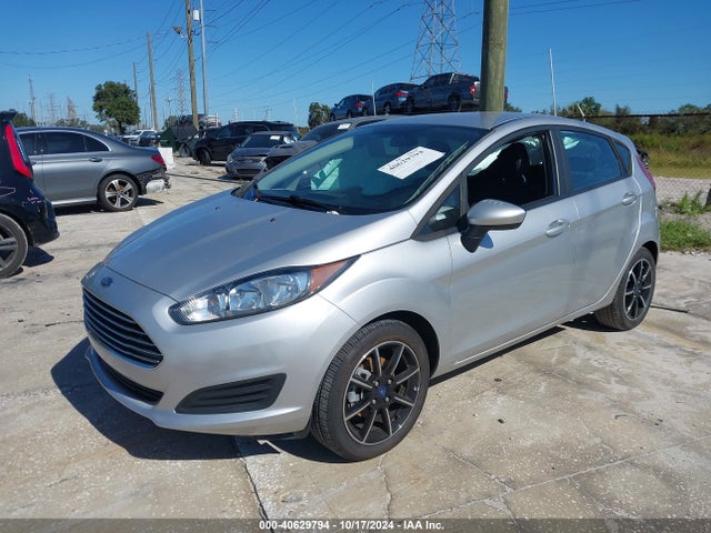 Ford FIESTA SE 2019 3FADP4EJ5KM147345 Image 2