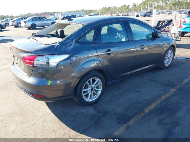 Ford FOCUS SE 2017 1FADP3F29HL305925 Image 4
