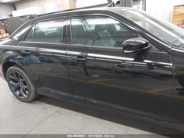 Chrysler 300 S 2022 2C3CCABG4NH187013 Image 13