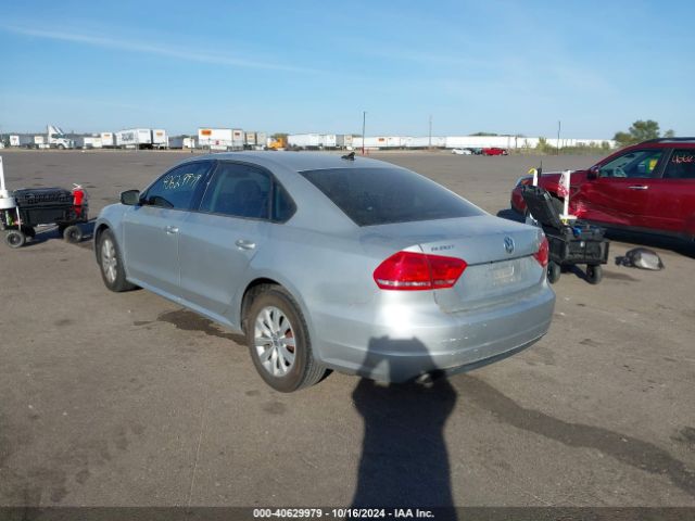 1VWAT7A30FC096990 Volkswagen Passat 1.8t Wolfsburg Edition