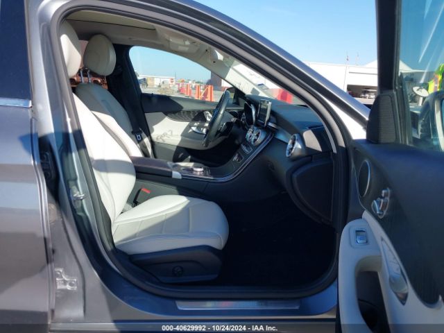 55SWF4JB4HU216820 Mercedes-Benz C 300 Luxury/sport