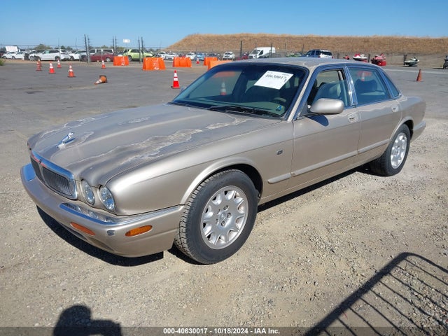 2000 JAGUAR XJ8 SAJDA14C6YLF13261 Photo 1