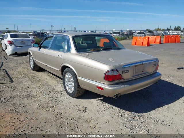 2000 JAGUAR XJ8 SAJDA14C6YLF13261 Photo 2