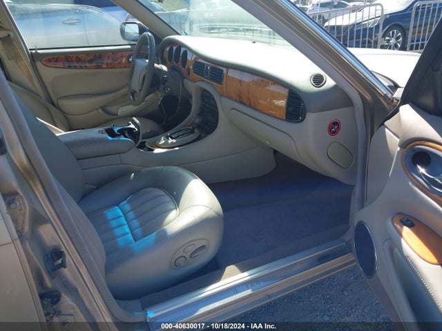 2000 JAGUAR XJ8 SAJDA14C6YLF13261 Photo 4