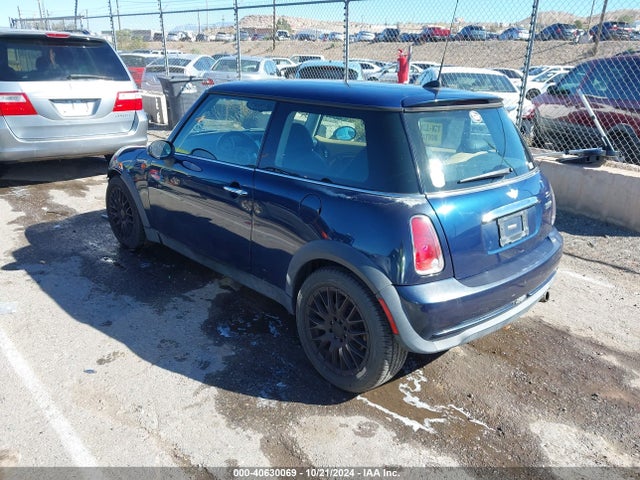 2006 MINI COOPER WMWRC33506TK73497 Photo 2