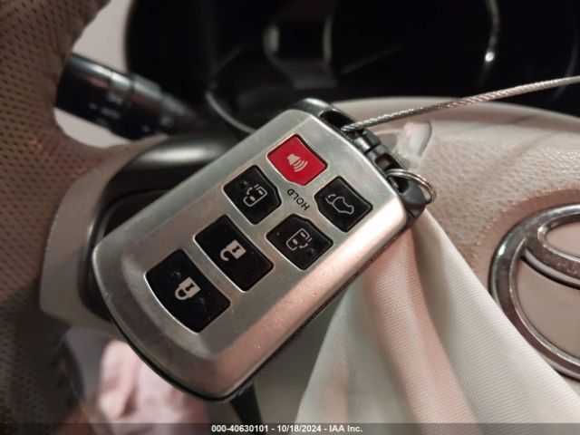 5TDYK3DC7ES475135 Toyota Sienna Xle/limited