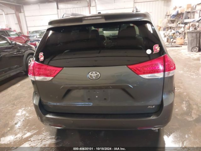 5TDYK3DC7ES475135 Toyota Sienna Xle/limited