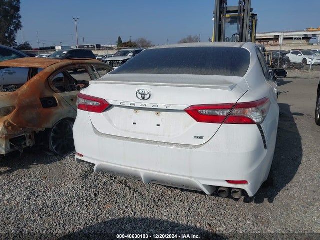 Toyota CAMRY SE 2018 4T1B11HK9JU600376 Image 17