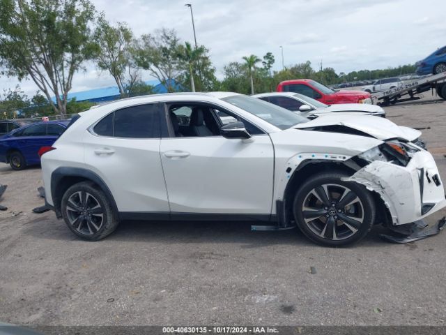 JTHX3JBH3M2040385 Lexus UX 200
