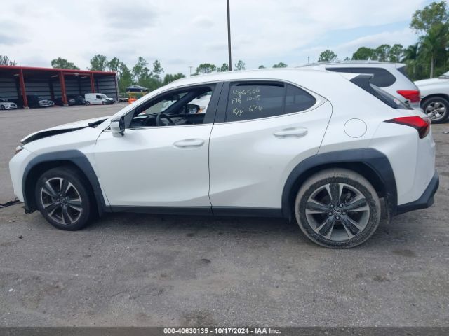 JTHX3JBH3M2040385 Lexus UX 200