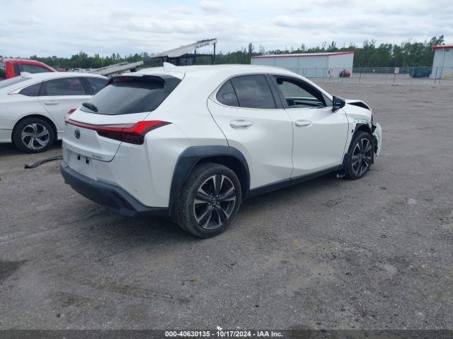 JTHX3JBH3M2040385 Lexus UX 200