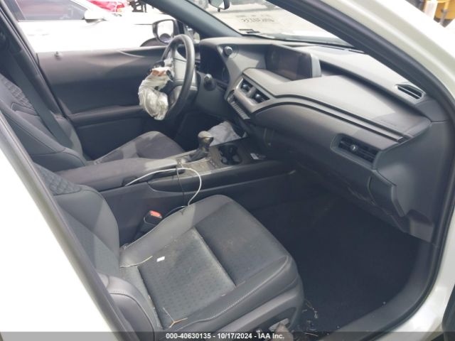 JTHX3JBH3M2040385 Lexus UX 200