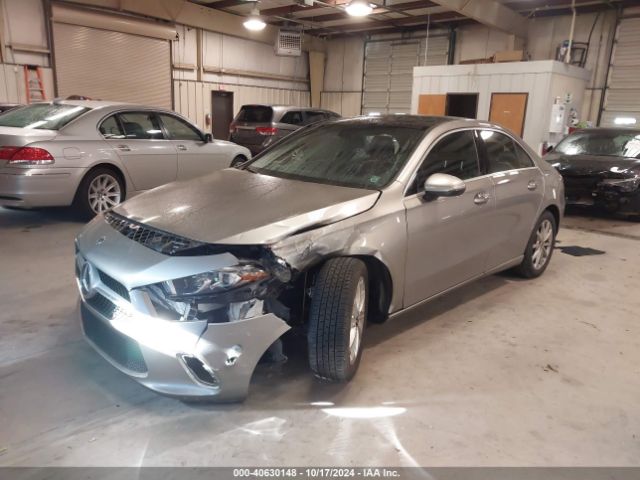 WDD3G4EB0LW038927 Mercedes-Benz A 220