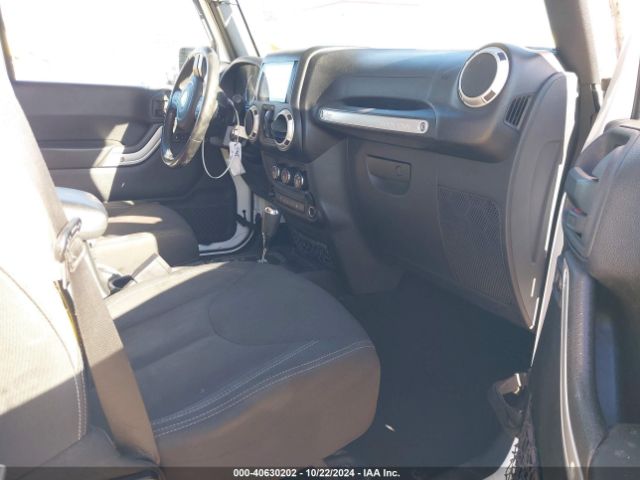 1C4HJWEG3GL339076 Jeep Wrangler Unlimited Sahara